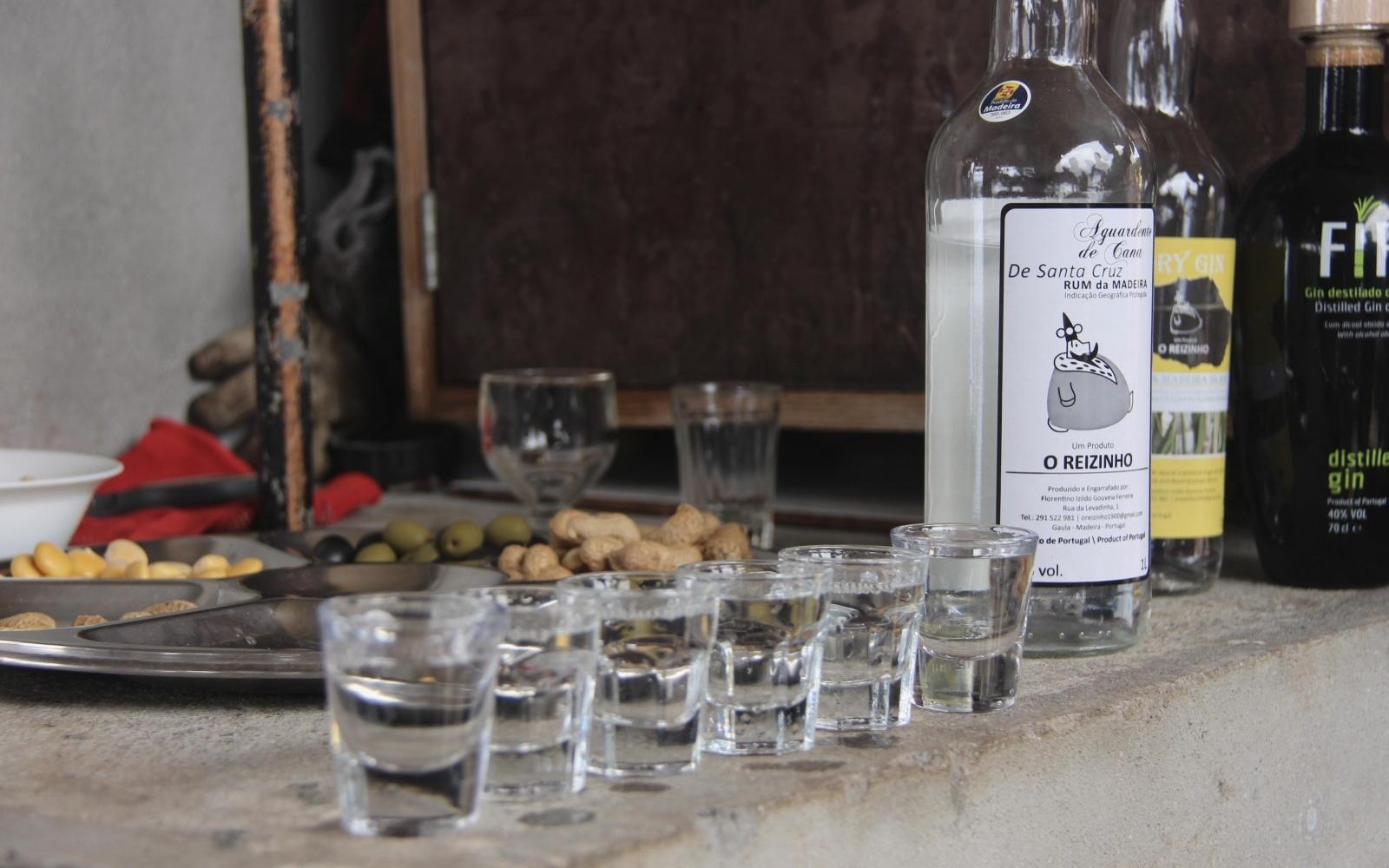 O REIZINHO RUM - Photo: THEFLOATINGRUMSHACK.COM O REIZINHO RUM - Photo: THEFLOATINGRUMSHACK.COM