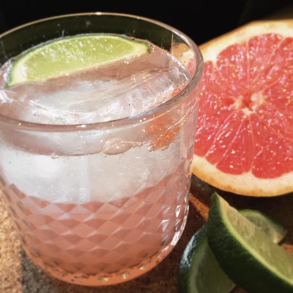 Gin and grapefruit fizz Gin and grapefruit fizz