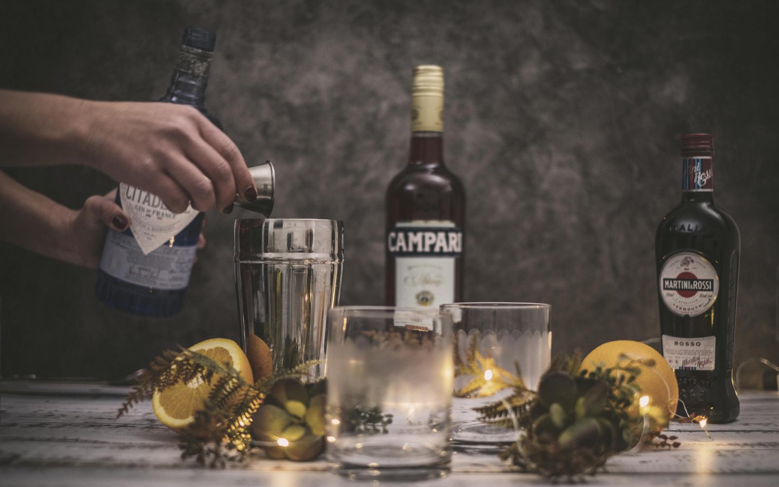 Making of a Negroni Making of a Negroni