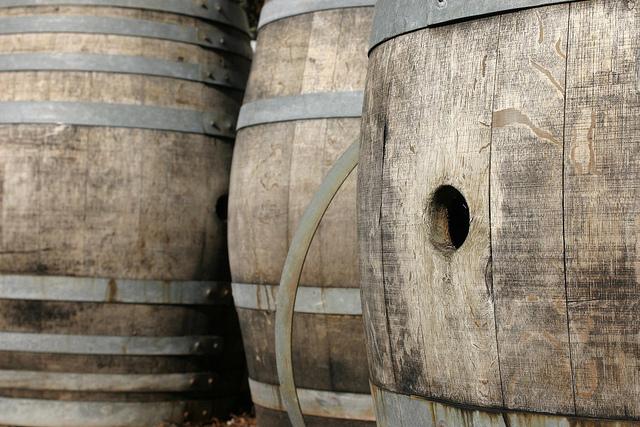 Oak wood barrels / Photo: Flickr - reynermedia Oak wood barrels / Photo: Flickr - reynermedia