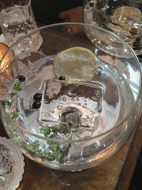 G&T with juniper berries G&T with juniper berries