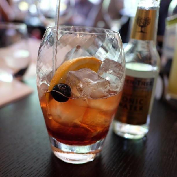 Sloe Gin with tonic - Photo: Flickr/lachlanhardy Sloe Gin with tonic - Photo: Flickr/lachlanhardy